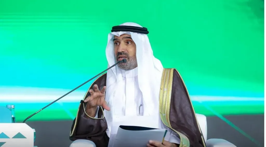 وزير الموارد البشرية والتنمية الاجتماعية أحمد الراجحي