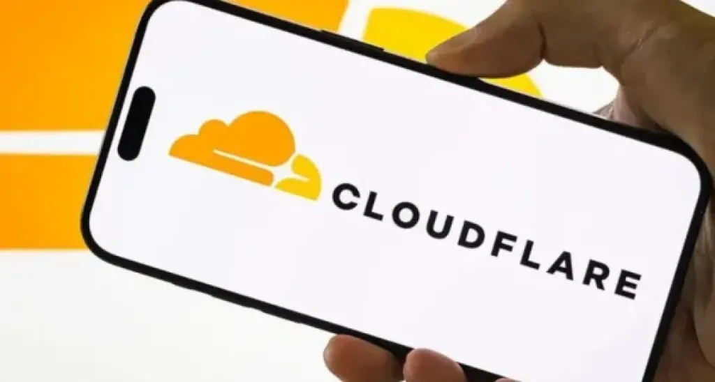 خدمة كلاود فلير العالمية