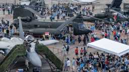 السعودية تستعرض مستقبل النقل الجوي...